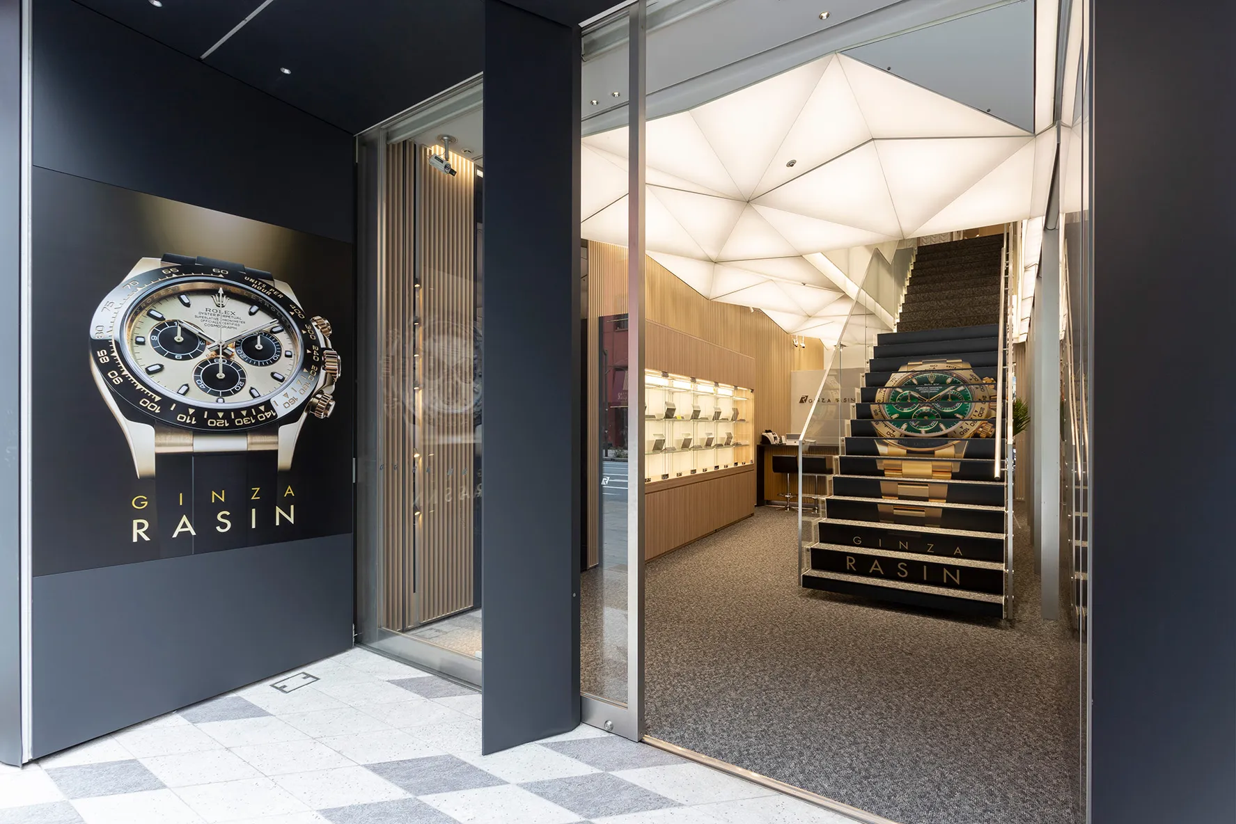Ginza Chuo-dori Store Interior Image 2