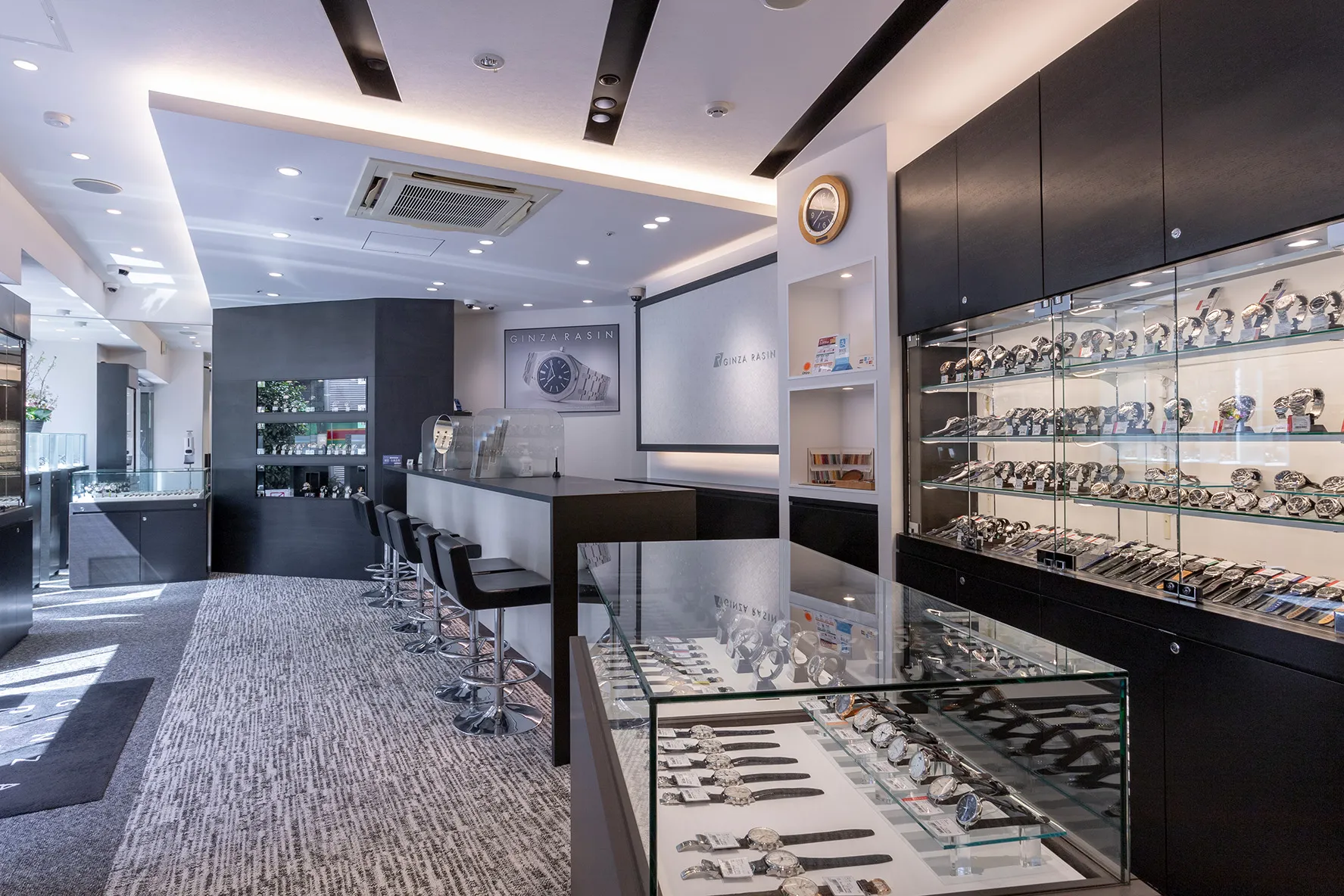 Main store interior image 5
