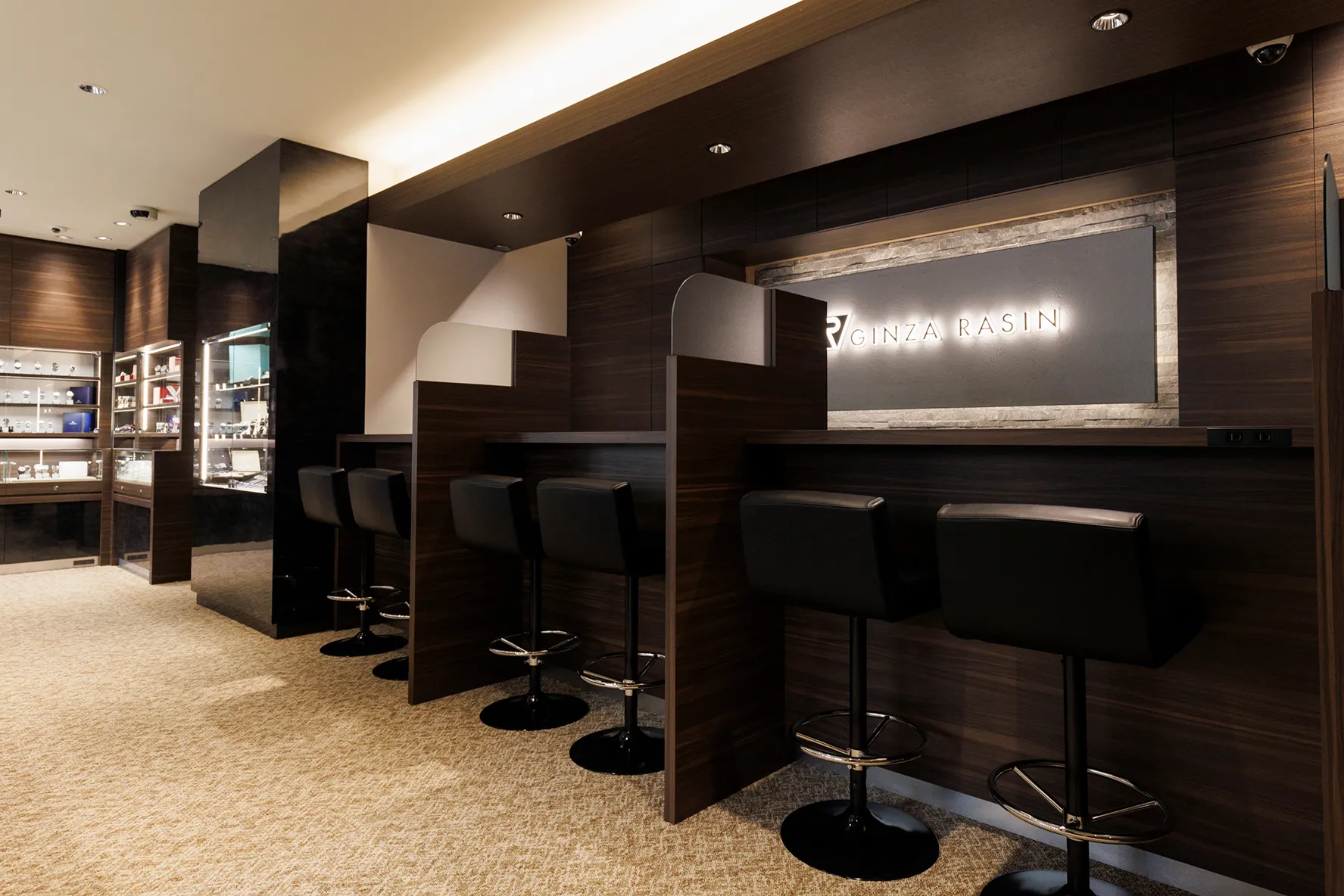 Shinsaibashi Store - Interior Image 2