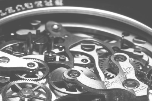 Choose between mechanical and quartz (battery-powered) movements (power source).